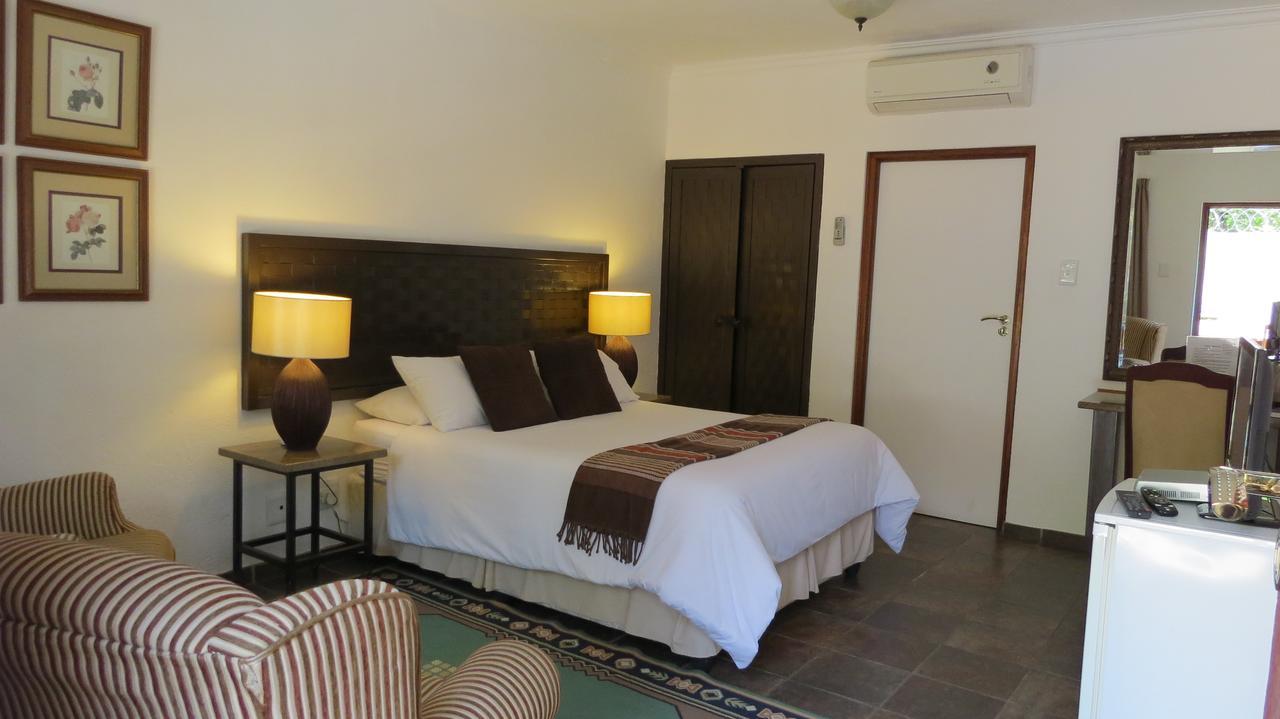 Pensao Guest Lodge Mbombela Habitación foto